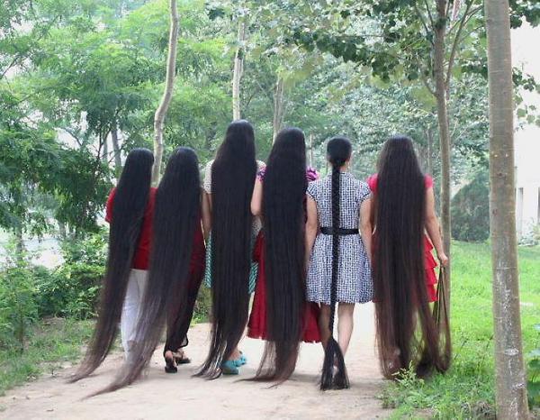 a.baa-these-are-very-long-hair.jpg