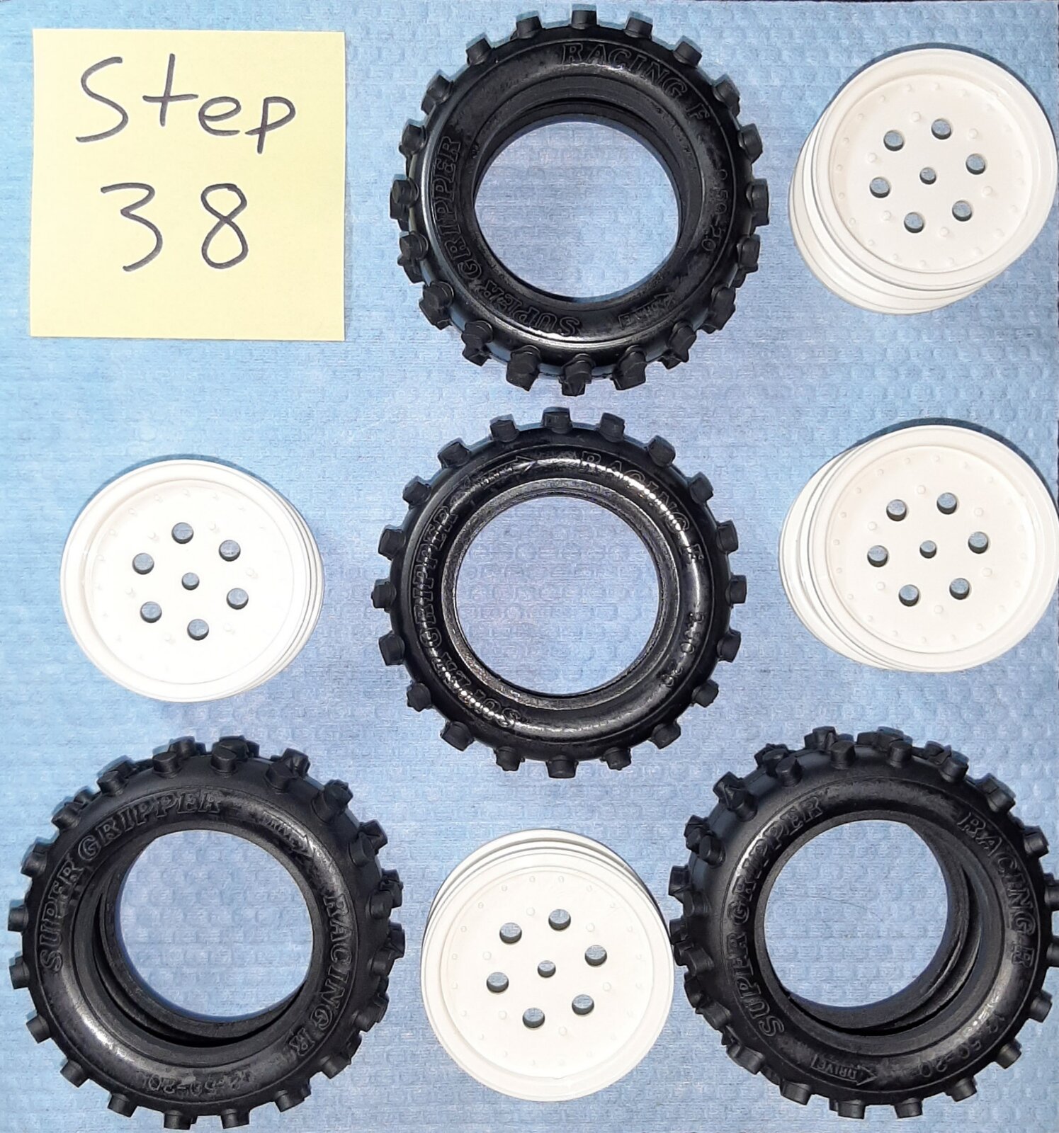 Step 38 Parts - Plastic rims.jpg