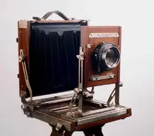 ec83535ed31501c75e4c76e9c26201e0--antique-cameras-vintage-cameras.webp
