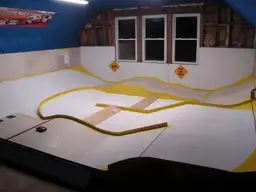 Race track 003 (480x360).webp