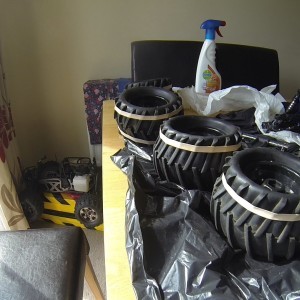 How to install an RC Nitro Monster Truck Tyre - YouTube