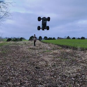 Arrma Kraton M2C EXB flips so easy