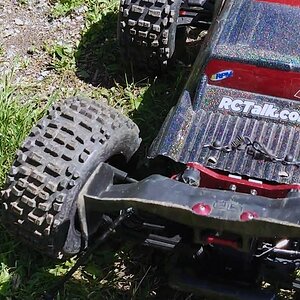 Backflips with new Dboots backflip 6s on my Arrma Kraton Exb M2C Raptor