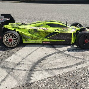 Arrma Limitless 8s kills a tire and input gear😁😁