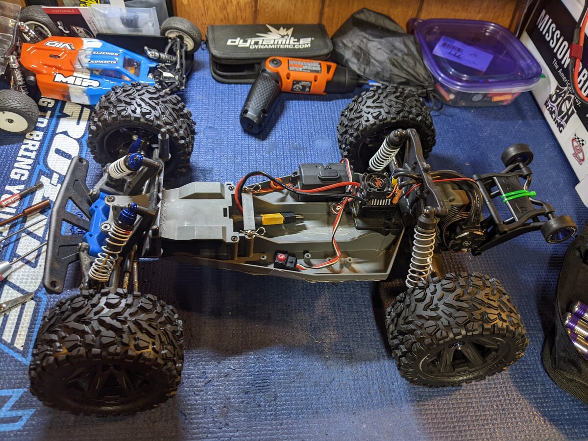 Rustler chassis w/ Talon EXTs