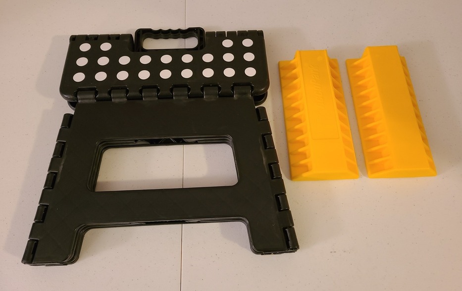 material01rs.jpg