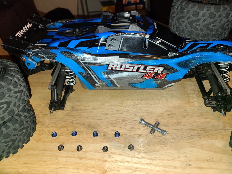lugs01rs.jpg