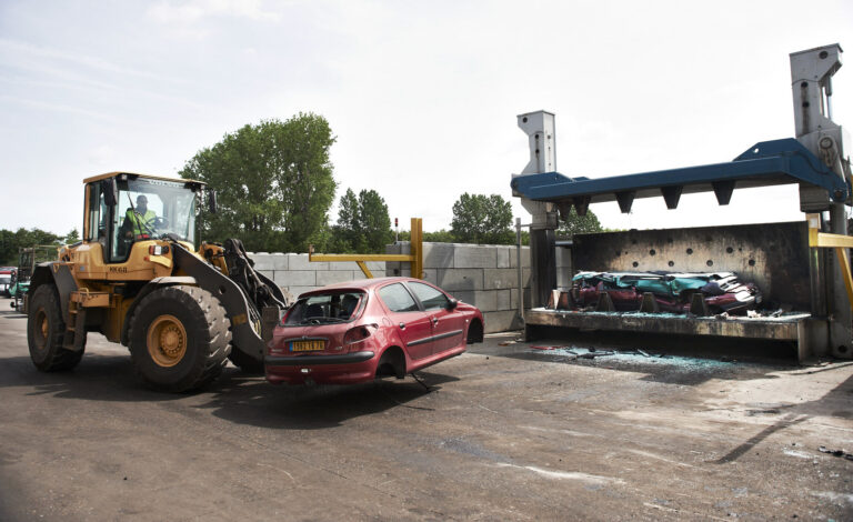 car-crusher-001.jpg