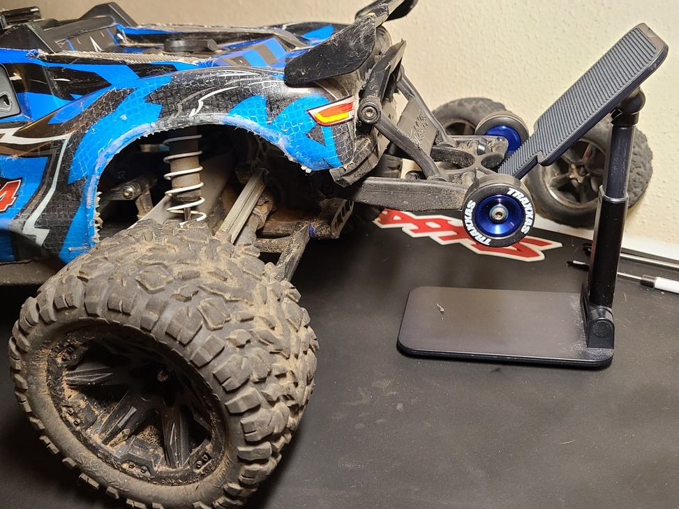 wheelie06.jpg