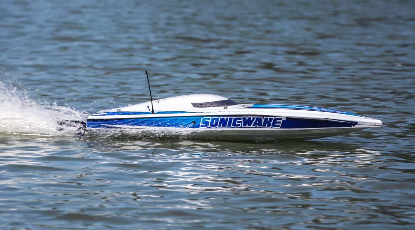 Pro Boat Sonicwake RTR Self-Righting Deep-V Boat