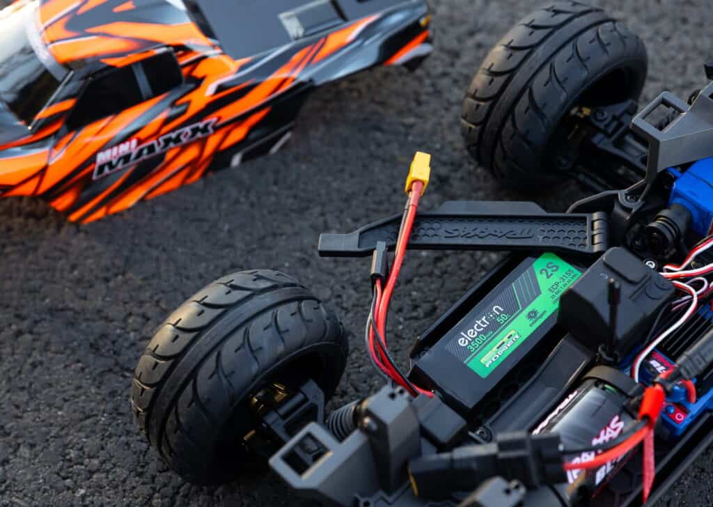 eco power electron lipo battery in traxxas mini maxx